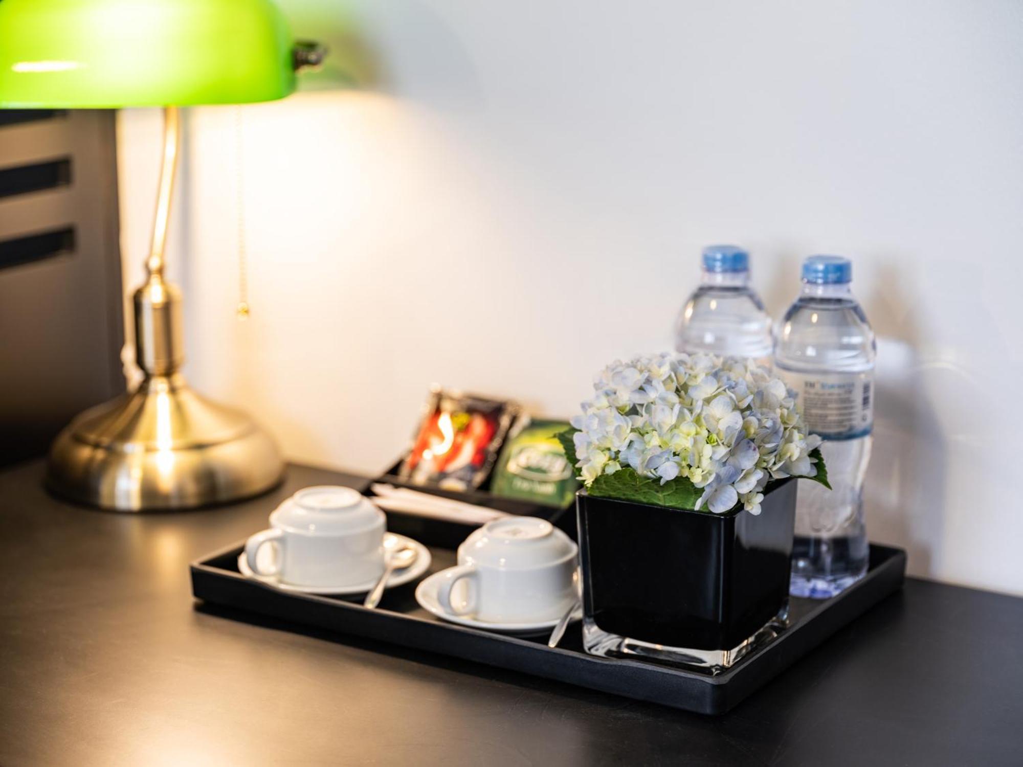 The Flower Boutique Hotel & Travel ハノイ市 エクステリア 写真